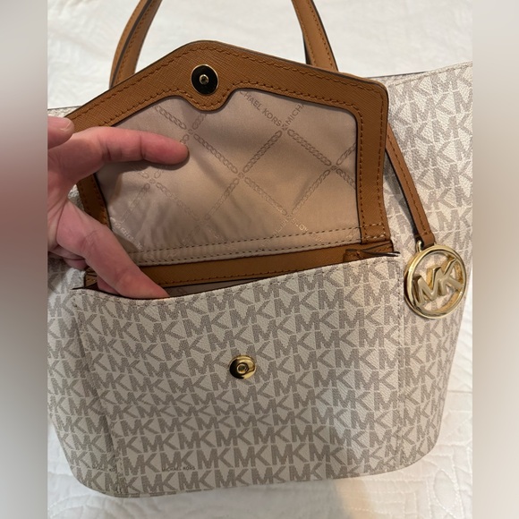 Michael Kors Tan and Cream Signature Tote - Picture 5 of 14